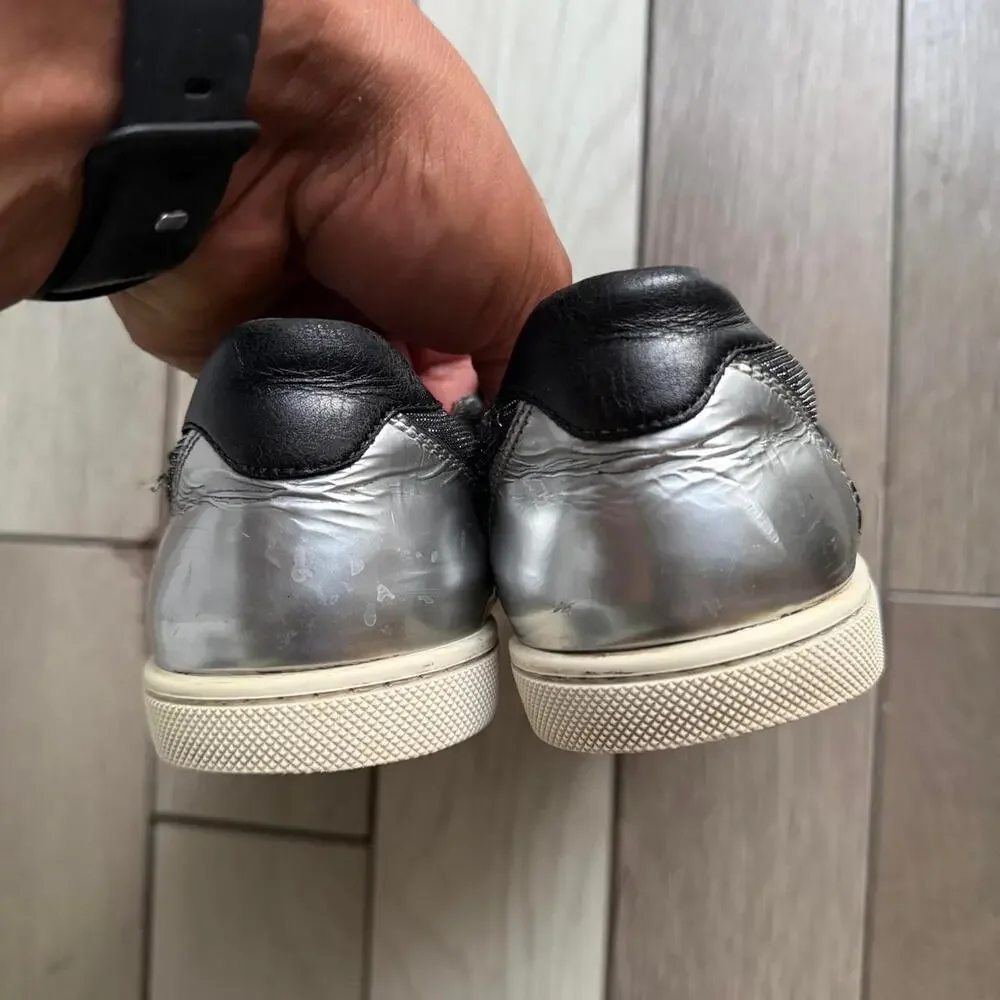 Christian louboutin master key flat